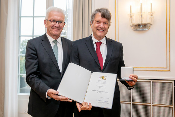 Ministerpräsident Winfried Kretschmann (l.) und Dr. Christof Bosch (r.) (Bild: Staatsministerium Baden-Württemberg)