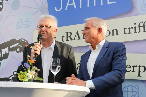 (L-R) Ministerpräsident Winfried Kretschmann bei der Begrüßung, Innenminister und Stellvertretender Ministerpräsident Thomas Strobl