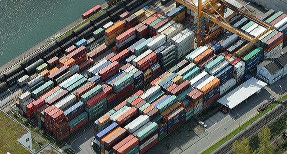 Containerhafen in Weil am Rhein (Bild: Manfred Grohe)