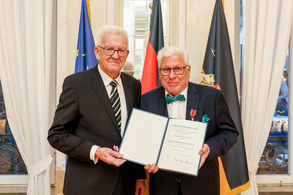 Ministerpräsident Winfried Kretschmann (links) und Johannes Kiderlen (rechts)