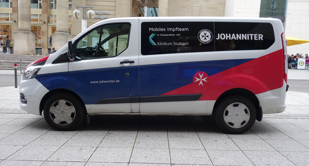 Einsatzbus eines Mobilen Impfteams in Stuttgart