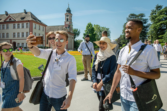 Ankunft auf der Insel Mainau (Bild: © Staatsministerium Baden-Württemberg)