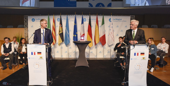 Ministerpräsident Winfried Kretschmann (r.) und Laurent Wauquiez (l.), Präsident der Region Auvergne-Rhône-Alpes (Foto: © Auvergne-Rhône-Alpes, Michel Pérès)