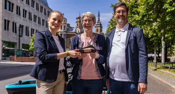 von links nach rechts: Damaris Lemstra, Beratungsstelle Bike+Ride, Staatssekretärin Elke Zimmer und Fabian Küstner, Beratungsstelle Bike+Ride 