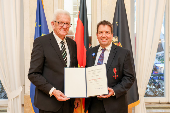 Ministerpräsident Winfried Kretschmann (links) und Dietmar Gräbe (rechts)