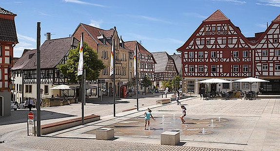 Marktplatz in Eppingen (Foto: Roland Halbe)