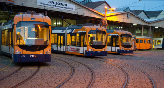 Straßenbahnwagen des Rhein-Neckar-Verkehrsverbundes (Bild: © dpa)