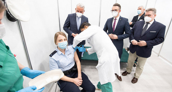 Coronavirus-Schutzimpfungen bei der Polizei-Baden-Württemberg laufen.