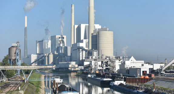 Block 9 des Großkraftwerkes in Mannheim (Foto: dpa)