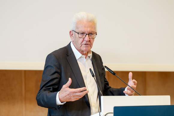 Ministerpräsident Winfried Kretschmann bei seiner Abschlussrede