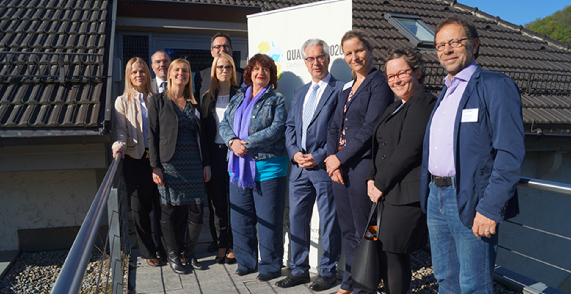 Gruppenbild mit Staatssekretärin Bärbl Mielich (4.v.r.) und Oberbürgermeister Hermann-Josef Pelgrim (3.v.r.) (Foto: Ministerium für Soziales und Integration Baden-Württemberg)