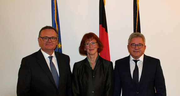 v.l.n.r.: Ministerialdirektor Elmar Steinbacher, Präsidentin des Oberlandesgerichts Stuttgart Cornelia Horz und Minister der Justiz und für Europa Guido Wolf (Foto: Ministerium der Justiz und für Europa Baden-Württemberg)