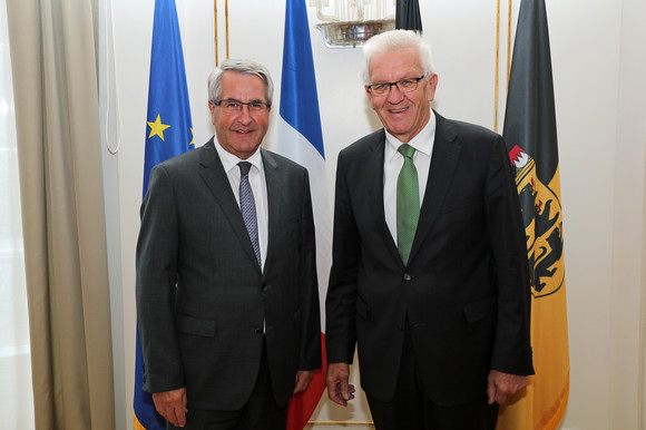 Ministerpräsident Winfried Kretschmann (r.) und der Präsident des Regionalrats der Region Grand Est, Philippe Richert (l.)