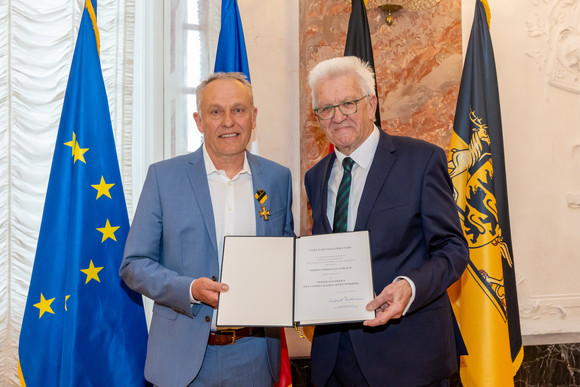 Ministerpräsident Winfried Kretschmann (rechts) und Christian Streich (links)