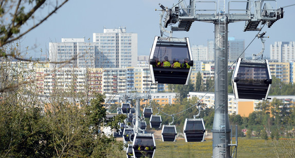 Seilbahn auf der Internationalen Gartenausstellung in Berlin (Foto: © dpa)