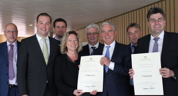 Minister Strobl bei der Übergabe von Breitbandförderbescheiden in den Kreis Waldshut. Quelle IM