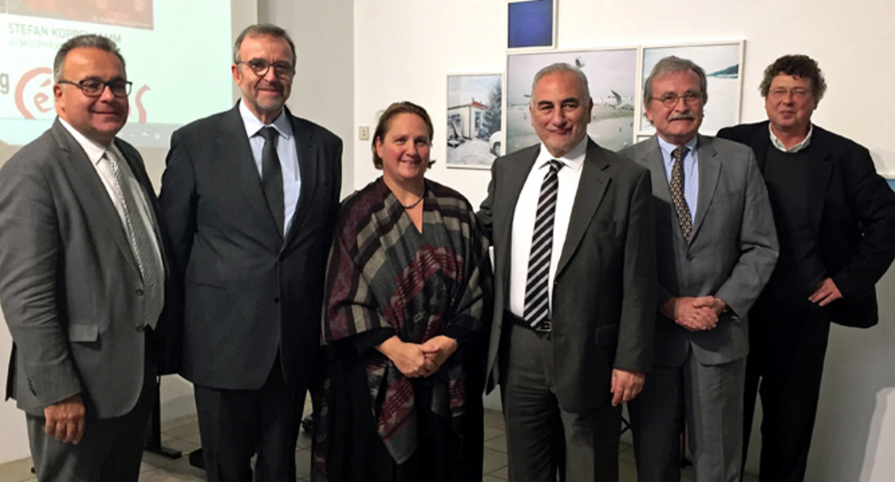 v.l.n.r.: Denis Broliquier (Bürgermeister des 2. Arrondissements von Lyon), Etienne Blanc (Erster Vizepräsident der Region Auvergne-Rhône-Alpes), Staatssekretärin Theresa Schopper, Georges Képénikian (Kulturdezernent der Stadt Lyon), Klaus Ranner (Deutscher Generalkonsul in Lyon) und Dr. Joachim Umlauf (Leiter des Goethe-Instituts Lyon)