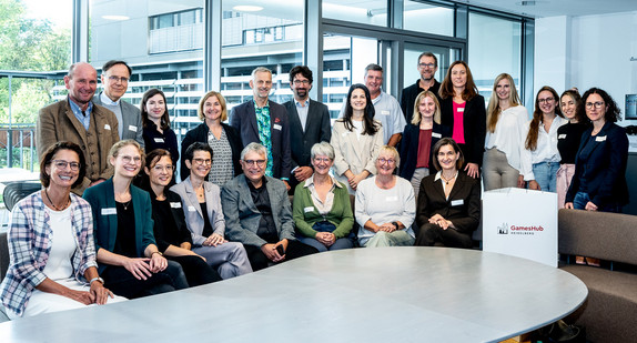 Gruppenfoto vom Besuch des GamesHub Heidelberg