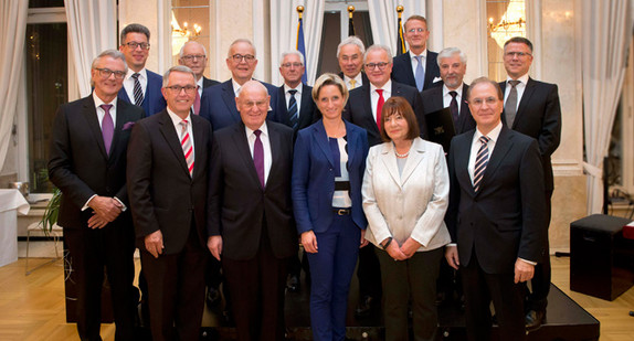 Gruppenfoto: Verleihung der Wirtschaftsmedaille am 10. November 2016 im Neuen Schloss in Stuttgart