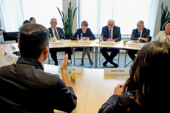 Stuttgart, Rathaus: Ministerpräsident Winfried Kretschmann, Elke Büdenbender, Bundespräsident Frank-Walter Steinmeier, Oberbürgermeister Fritz Kuhn (hinten, v.l.n.r.)