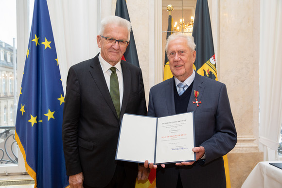 Ministerpräsident Winfried Kretschmann (l.) und Franz Barthold (r.) (Bild: Staatsministerium Baden-Württemberg)