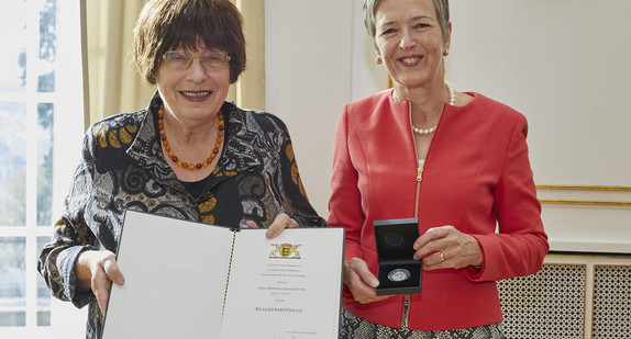 Staatsrätin Gisela Erler (l.) und Irene Flückiger Sutter (r.) (Foto: Staatsministerium Baden-Württemberg)