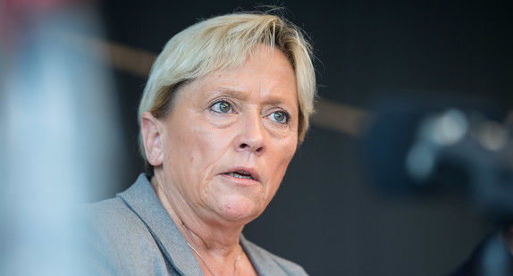 Kultusministerin Susanne Eisenmann spricht während der Auftaktveranstaltung zum Start der Initiative „Schule gegen sexuelle Gewalt“ in Baden-Württemberg. (Foto: © dpa)