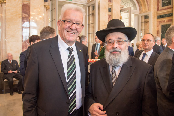 Ministerpräsident Winfried Kretschmann (l.) und Landesrabbiner Netanel Wurmser (r.)