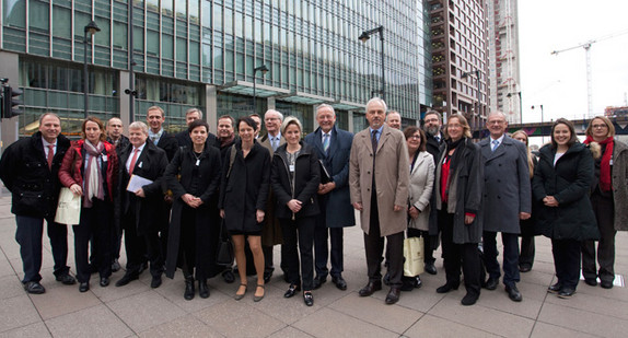 Baden-Württembergs Wirtschaftsministerin Dr. Nicole Hoffmeister-Kraut mit der 25 Personen umfassenden Delegation in London. 