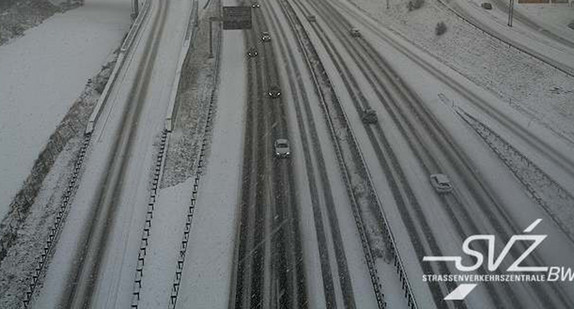 Bild der Verkehrskamera an der A 8 AS Flughafen/Messe, Fahrtrichtung München vom 10.12.2017, 12:51 Uhr (Bilderquelle: SVZ)