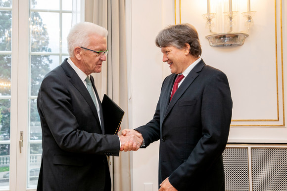 Ministerpräsident Winfried Kretschmann (l.) und Dr. Christof Bosch (r.) (Bild: Staatsministerium Baden-Württemberg)