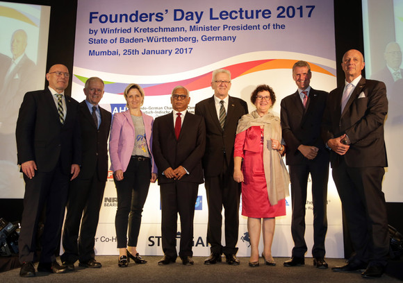 Gruppenbild anlässlich der Gründungsfeier der Indo-German Chamber of Commerce in Mumbai