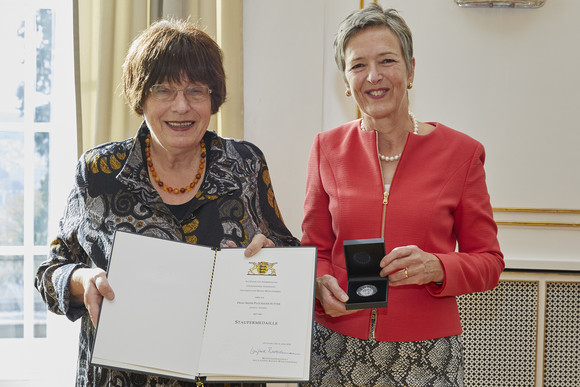 Staatsrätin Gisela Erler (l.) und Irene Flückiger Sutter (r.) (Foto: Staatsministerium Baden-Württemberg)