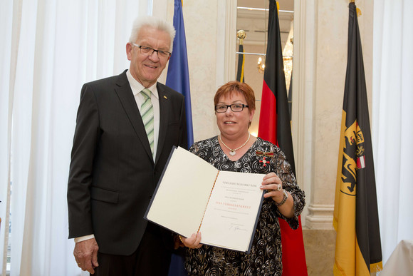 Ministerpräsident Winfried Kretschmann (l.) und Mathilde Maier (r.)