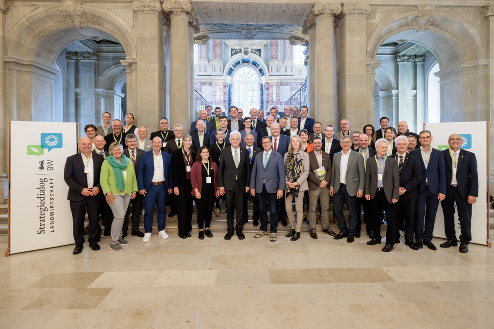 Gruppenbild anlässlich der Abschlusskonferenz zum Strategiedialog Landwirtschaft