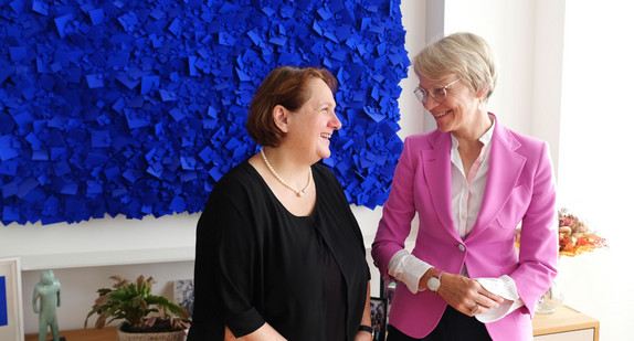 Bildungsministerin Theresa Schopper und Bildungsministerin Dorothee Feller
