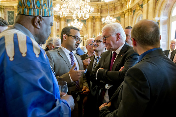 Stuttgart, Neues Schloss: Bundespräsident Frank-Walter Steinmeier (3.v.r.)