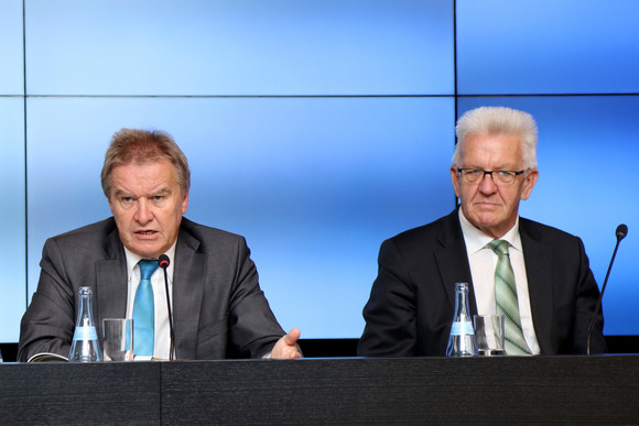 Ministerpräsident Winfried Kretschmann (r.) und Umweltminister Franz Untersteller (l.)