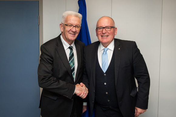 Ministerpräsident Winfried Kretschmann (l.) und der Erste Vizepräsident der Europäischen Kommission, Frans Timmermans (r.) (Foto: Vertretung des Landes Baden-Württemberg bei der Europäischen Union/FKPH)