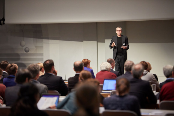 Harald Kühl (Die Regionauten), Moderator der Veranstaltung „Das Flächensparziel der Landesregierung im Rahmen des neuen Landesentwicklungsplans“