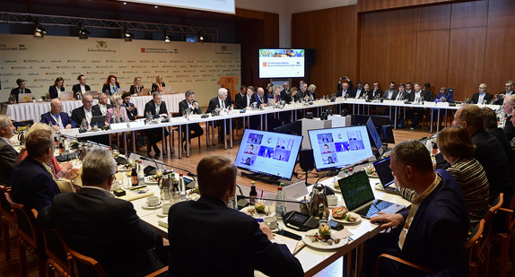 Blick ins Plenum bei der siebten Jahresveranstaltung des Strategiedialogs Automobilwirtschaft Baden-Württemberg