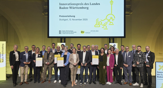 Gruppenbild anlässlich der Verleihung des 41. Innovationspreises des Landes