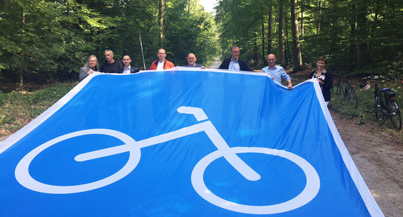 Baubeginn des ersten Radschnellwegs in der Region Stuttgart in Böblingen (Bild: © Ministerium für Verkehr Baden-Württemberg)