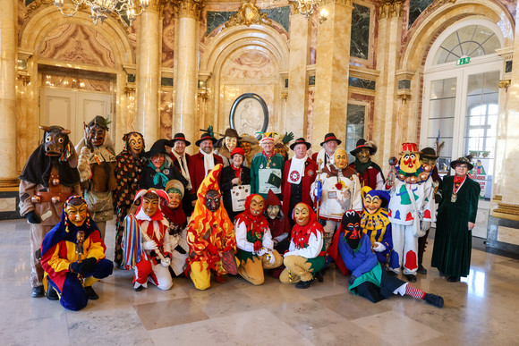 Gruppenbild mit den Freien Oberschwäbischen Narrenzünften