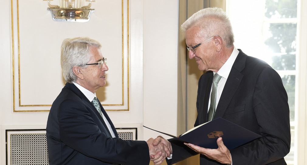 Ministerpräsident Winfried Kretschmann (r.) und Frank Elstner (l.)