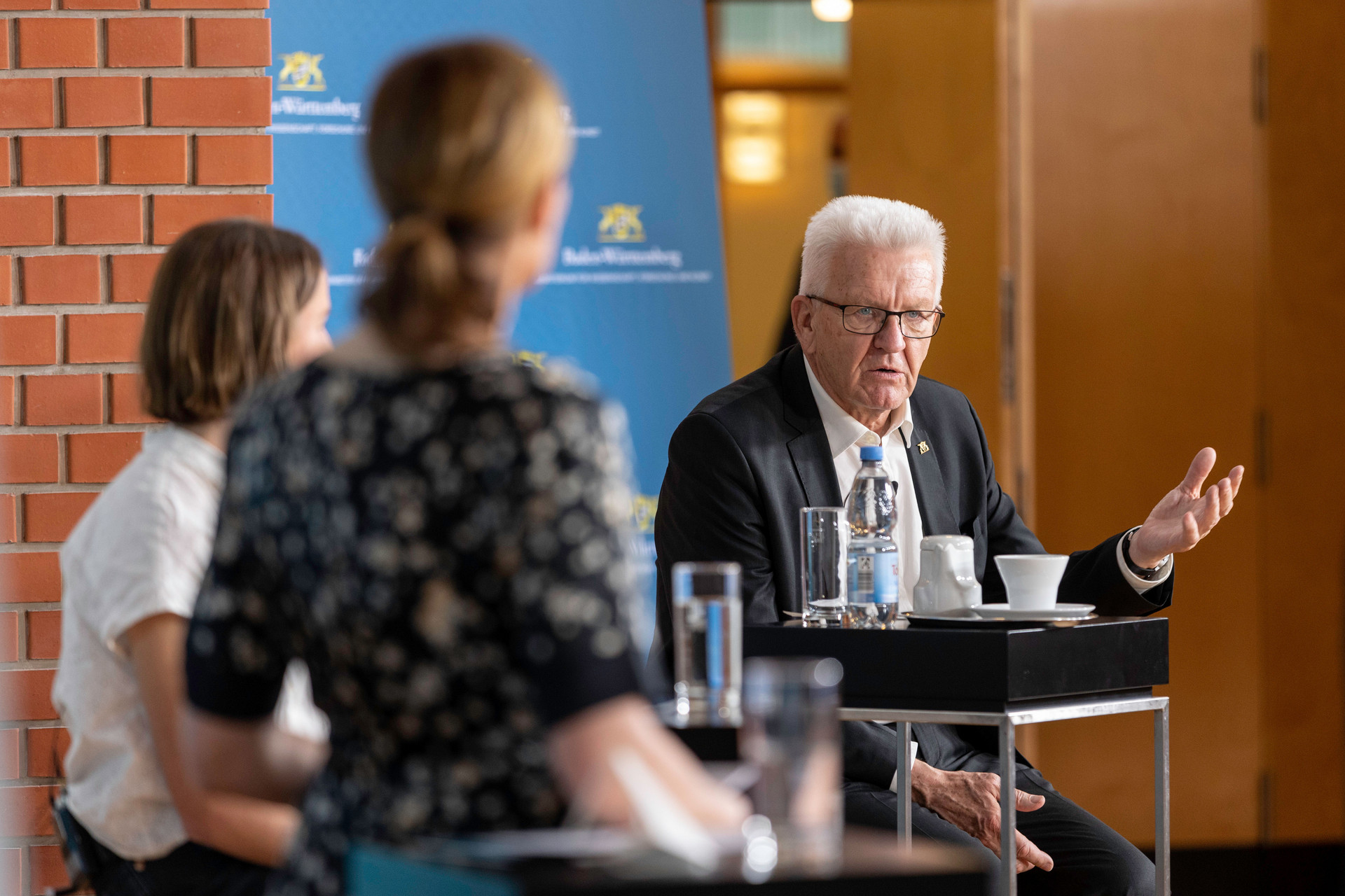 Ministerpräsident Winfried Kretschmann und Wissenschaftsministerin Theresia Bauer im Dialog mit Studierenden