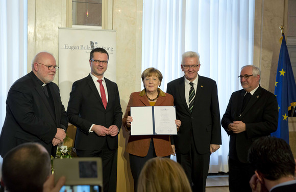 v.l.n.r.: Kardinal Reinhard Marx, Stephan Neher, Oberbürgermeister von Rottenburg, Bundeskanzlerin Angela Merkel, Ministerpräsident Winfried Kretschmann und Gebhardt Fürst, Bischof der Diözese Rottenburg-Stuttgart