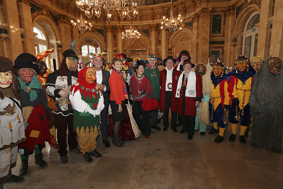 Gruppenbild mit den Freien Oberschwäbischen Narrenzünften