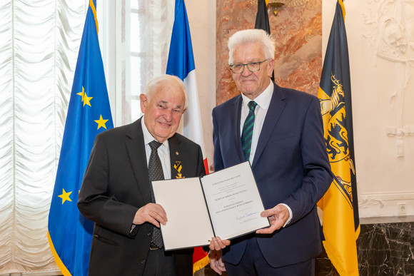 Ministerpräsident Winfried Kretschmann (rechts) und Franz Pitzal (links)