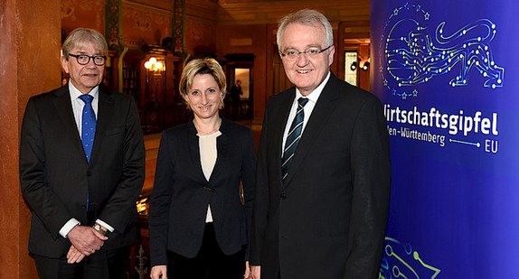 v.l.n.r.: Reinhard Silberberg (Ständiger Vertreter Deutschlands bei der EU), Ministerin Nicole Hoffmeister-Kraut und Rainer Wieland (Mitglied des Europäischen Parlaments) (Foto: © Reiner Pfisterer)